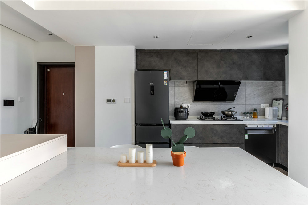 江城雅居現(xiàn)代極簡風格裝修效果圖 江城雅居現(xiàn)代極簡風格裝修效果圖