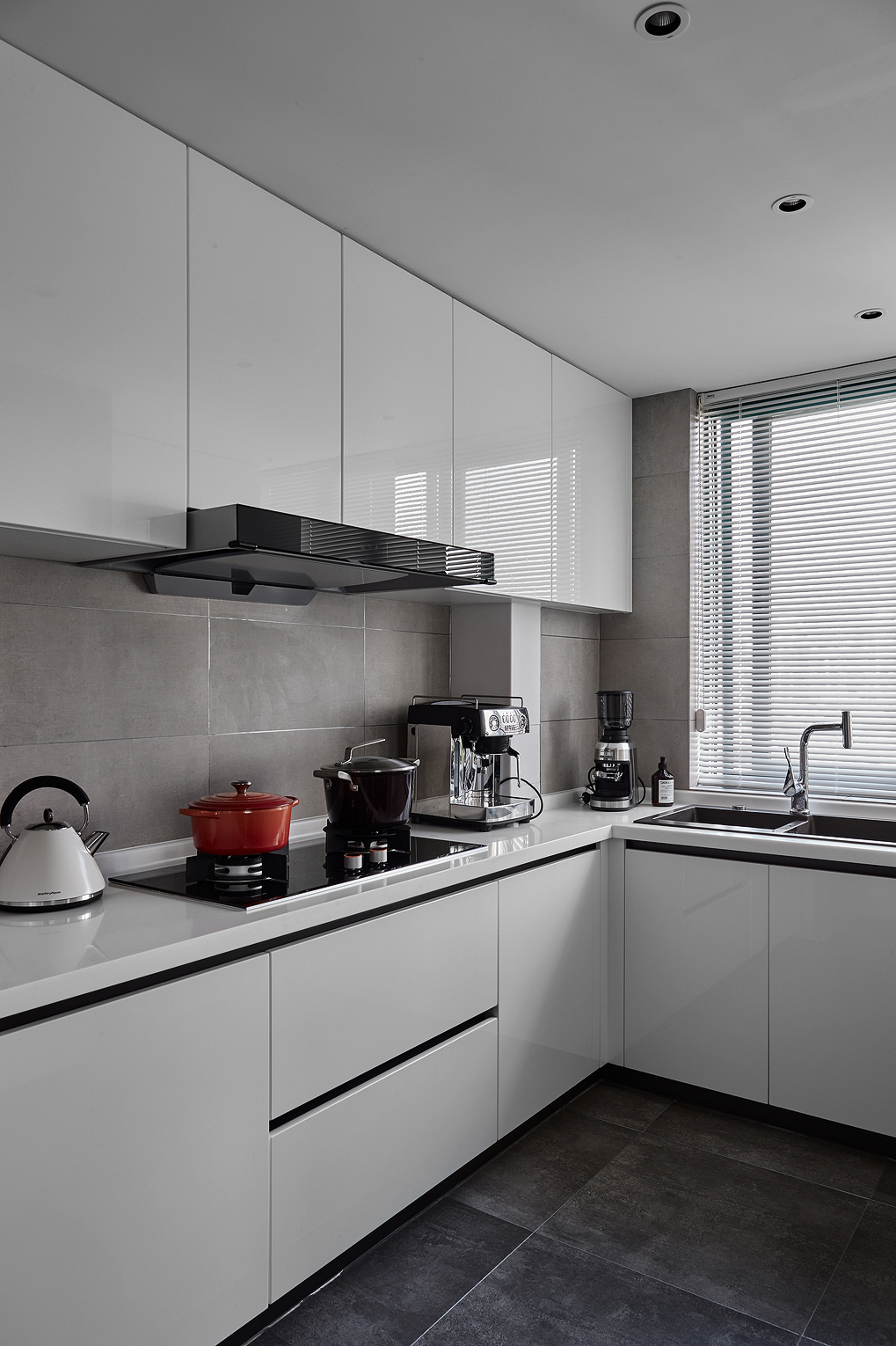 龍湖春江酈城116平現(xiàn)代簡約風(fēng)格裝修效果圖