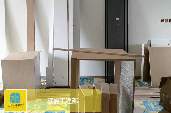 路勁時代城裝修工地定制柜子安裝