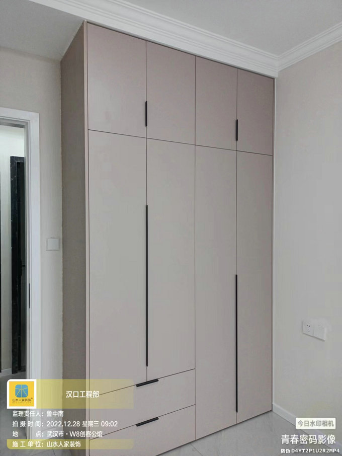 銀禾廣場A1棟裝修工地主材安裝