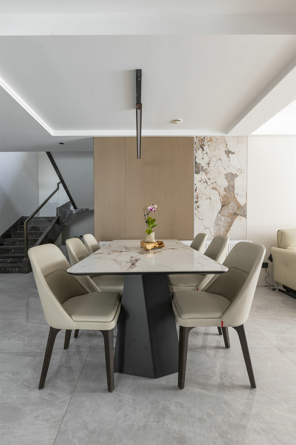 世紀(jì)彩城復(fù)式現(xiàn)代風(fēng)格裝修效果圖 世紀(jì)彩城復(fù)式現(xiàn)代風(fēng)格裝修效果圖