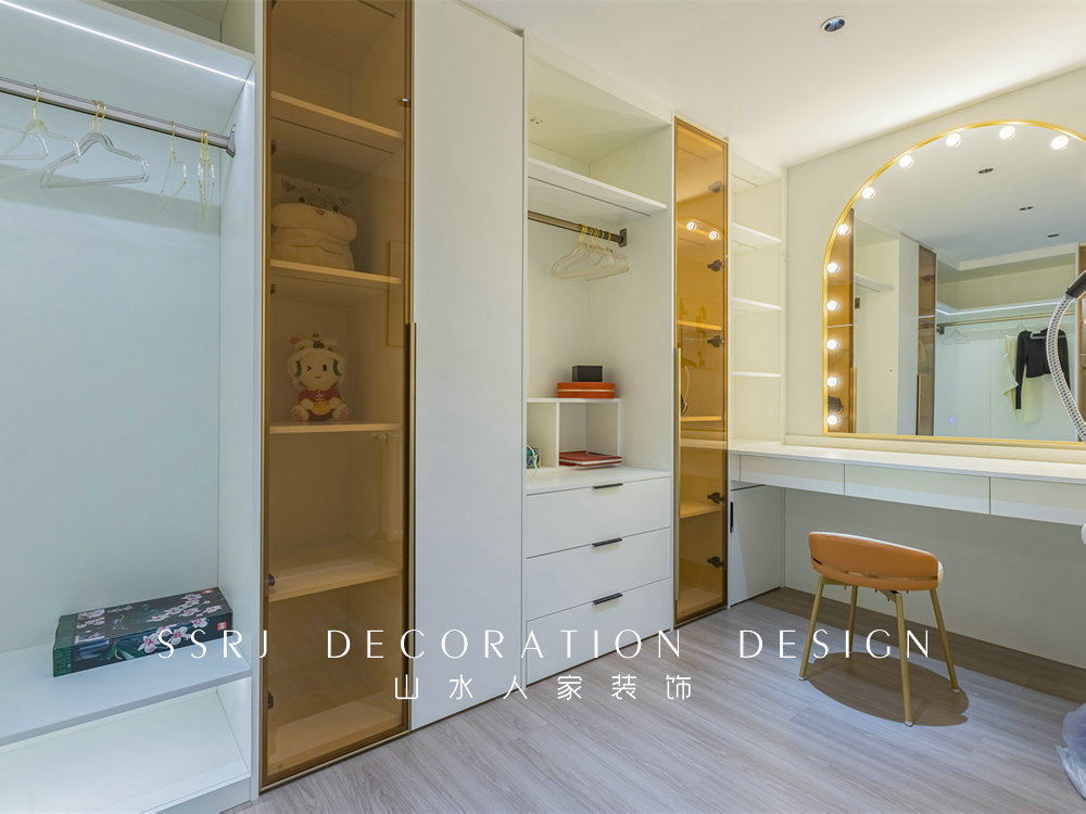 萬豪世紀(jì)天街143平現(xiàn)代法式風(fēng)格裝修效果圖