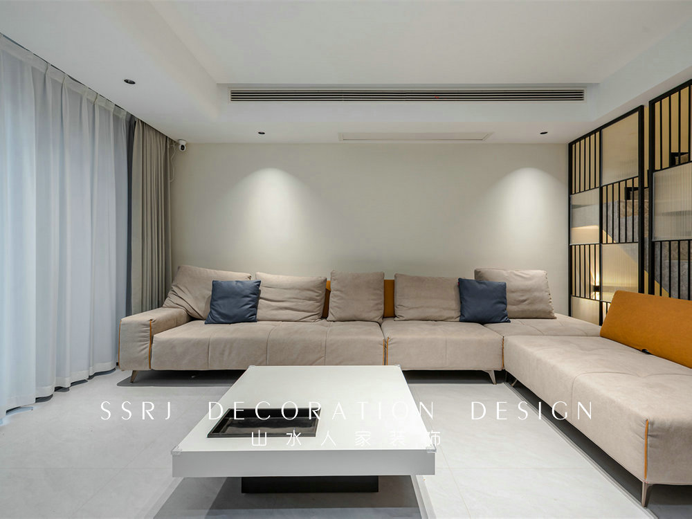 綠地中央廣場320平現(xiàn)代風格裝修效果圖