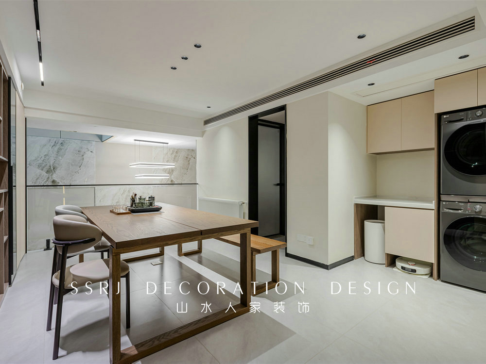 綠地中央廣場320平現(xiàn)代風格裝修效果圖