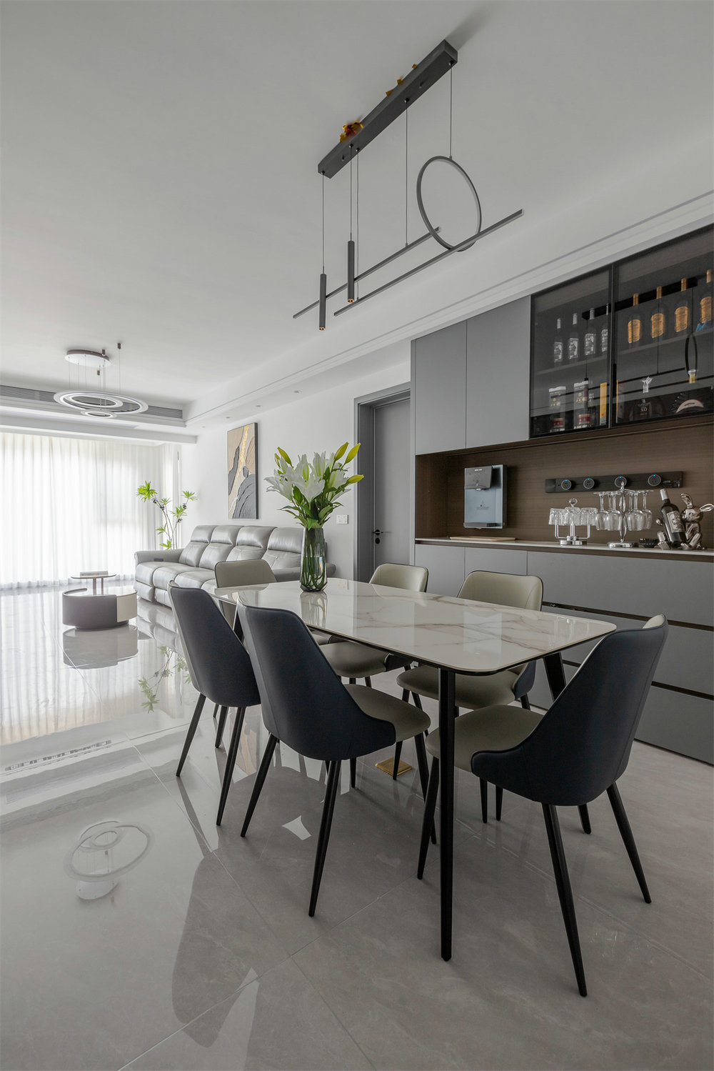 中建鉑公館122平現(xiàn)代風格裝修效果圖