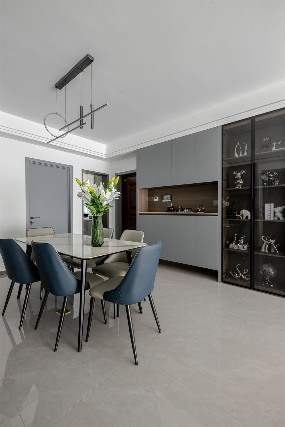 中建鉑公館122平現(xiàn)代風格裝修效果圖