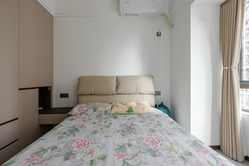 中建鉑公館122平現(xiàn)代風格裝修效果圖