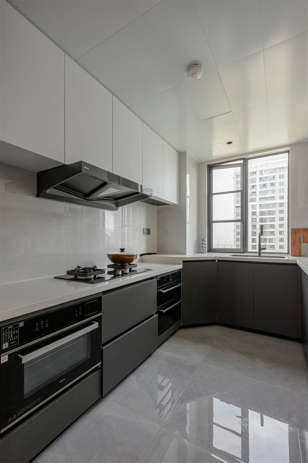 城投聯(lián)投江南岸177平現(xiàn)代風格裝修效果圖