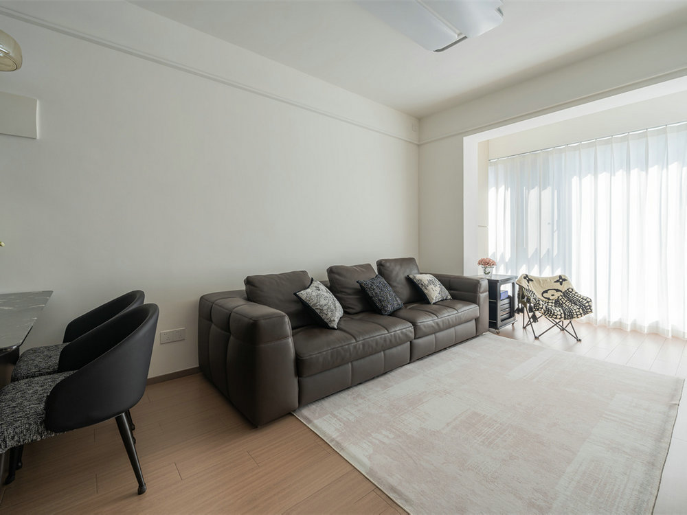 華僑城紅坊99平現(xiàn)代風格裝修效果圖