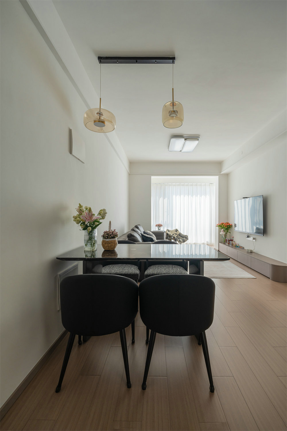 華僑城紅坊99平現(xiàn)代風格裝修效果圖