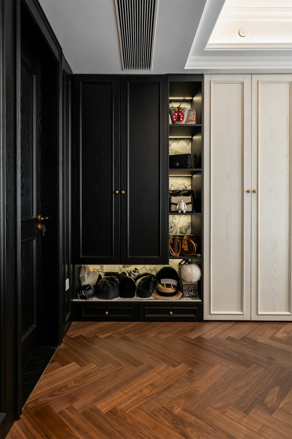 華僑城紅坊右岸140平法式香奈兒風(fēng)格裝修效果圖