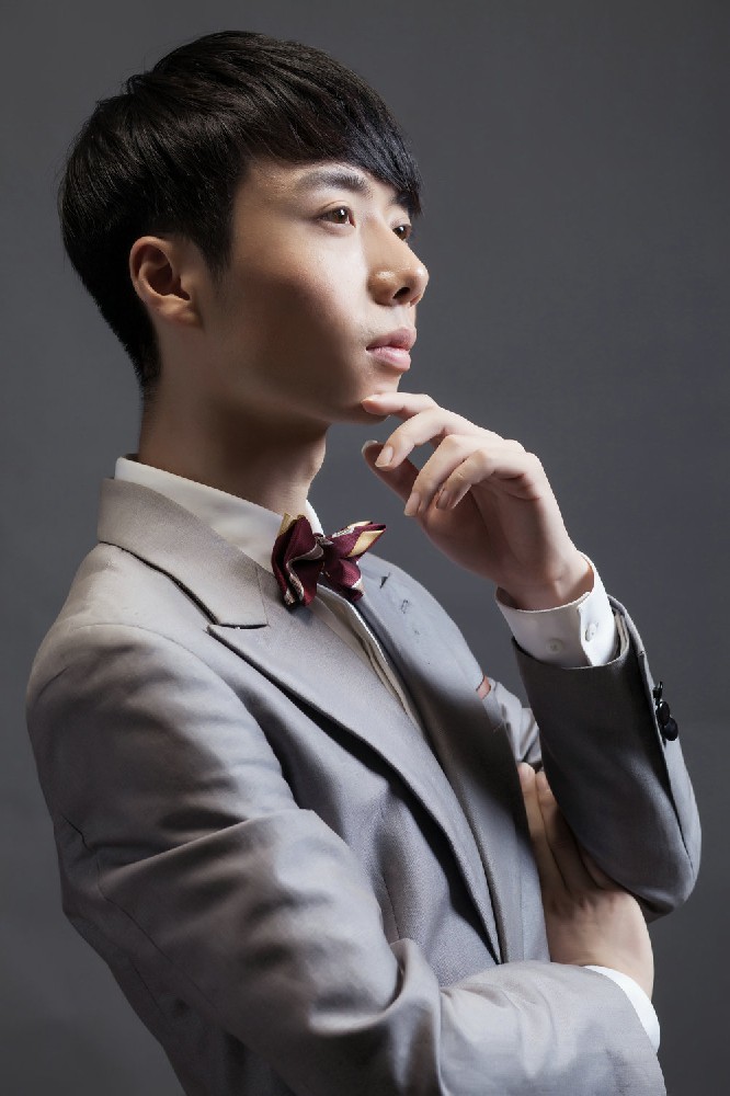 室內(nèi)設(shè)計(jì)師張?zhí)? style=