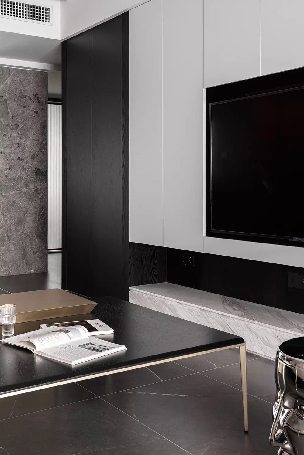 綠地公館118平現(xiàn)代黑白灰裝修效果圖 綠地公館118平現(xiàn)代黑白灰裝修效果圖