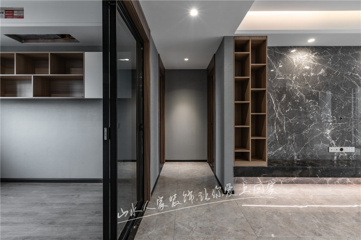 裝修用中央空調(diào)好還是掛機好 裝修用中央空調(diào)好還是柜機好